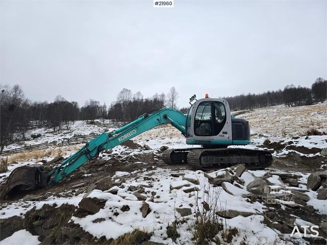 Escavadora de lagartas Kobelco SK135 SR LC tracked excavator with digging bucket