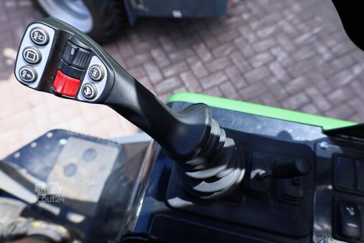 Kolesový nakladač GiANT G2700E 100% Electric - Zero Emissions, Lithium-Iro