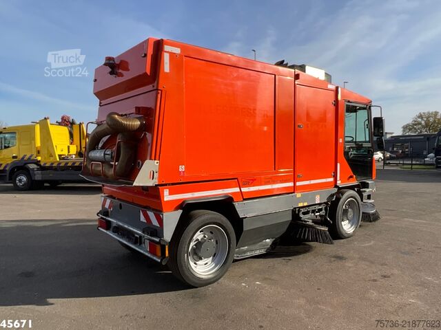 Gatusopmaskin Dulevo 5020  Euro 6 with 3-rd brush
