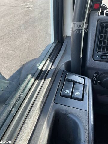 Tippbil med kran DAF FA 55 LF 220 HMF 10 Tonmeter laadkraan Just 119...
