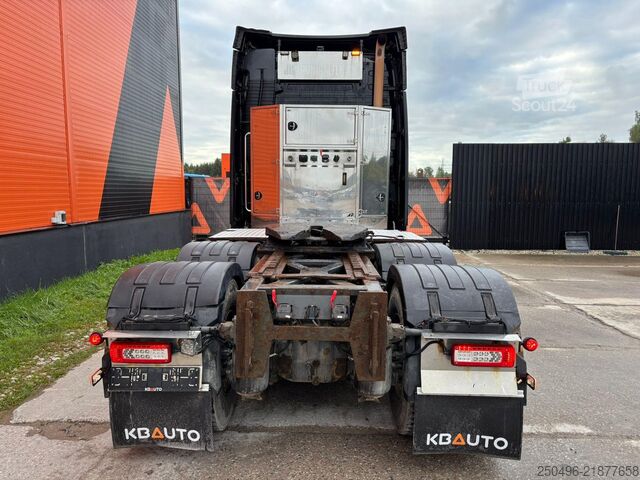 Standardtraktor Volvo FH 16 750 6x4 GCW 90 ton / RETARDER
