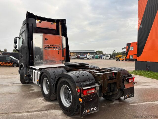 Standardtraktor Volvo FH 16 750 6x4 GCW 90 ton / RETARDER