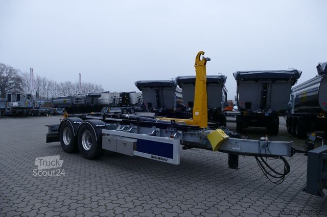 Trīspusējā pašizgāzēja piekabe MÜLLER-MITTELTAL 20 to. Tandem Haken-Containeranhänger