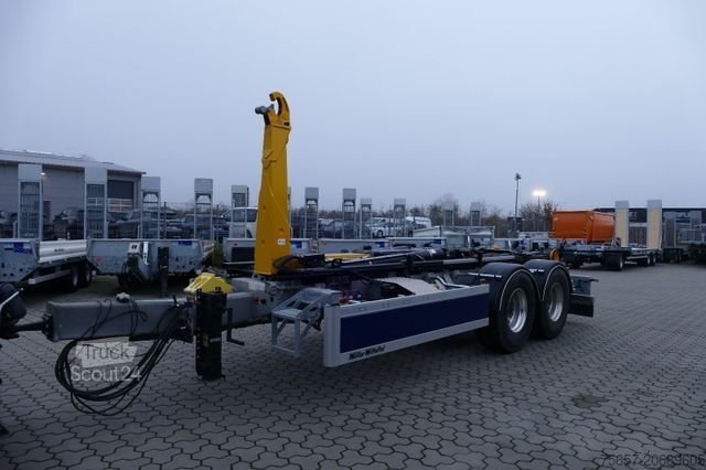 Trīspusējā pašizgāzēja piekabe MÜLLER-MITTELTAL 20 to. Tandem Haken-Containeranhänger