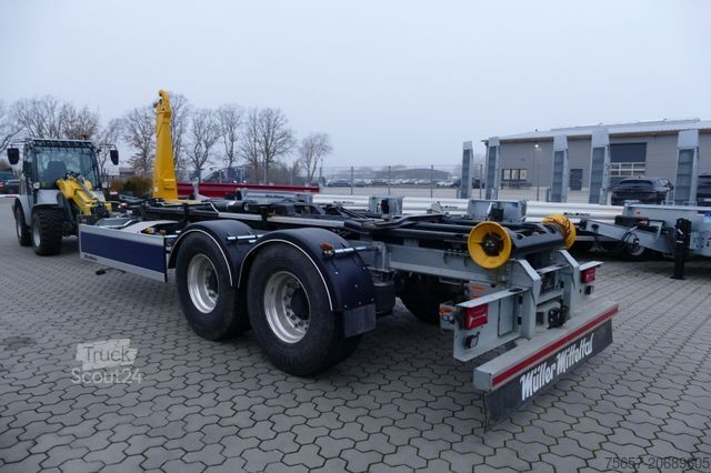 Trīspusējā pašizgāzēja piekabe MÜLLER-MITTELTAL 20 to. Tandem Haken-Containeranhänger
