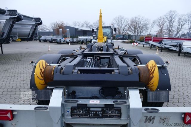 Trīspusējā pašizgāzēja piekabe MÜLLER-MITTELTAL 20 to. Tandem Haken-Containeranhänger