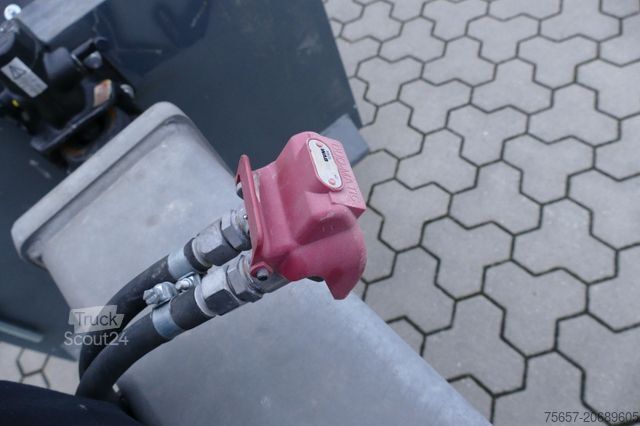 Trīspusējā pašizgāzēja piekabe MÜLLER-MITTELTAL 20 to. Tandem Haken-Containeranhänger