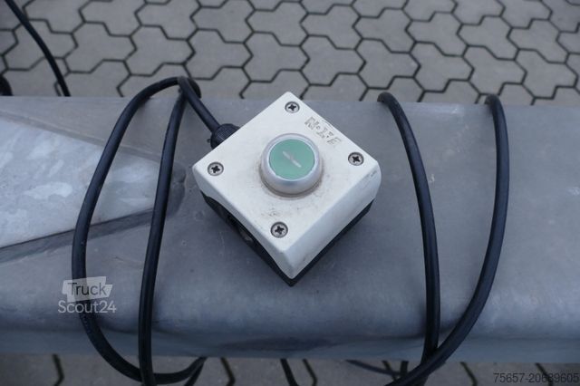 Trīspusējā pašizgāzēja piekabe MÜLLER-MITTELTAL 20 to. Tandem Haken-Containeranhänger