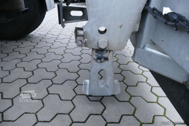 Trīspusējā pašizgāzēja piekabe MÜLLER-MITTELTAL 20 to. Tandem Haken-Containeranhänger