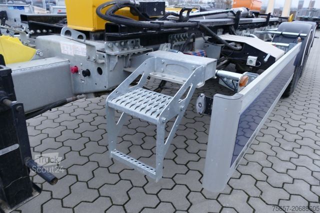 Trīspusējā pašizgāzēja piekabe MÜLLER-MITTELTAL 20 to. Tandem Haken-Containeranhänger