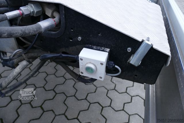 Trīspusējā pašizgāzēja piekabe MÜLLER-MITTELTAL 20 to. Tandem Haken-Containeranhänger