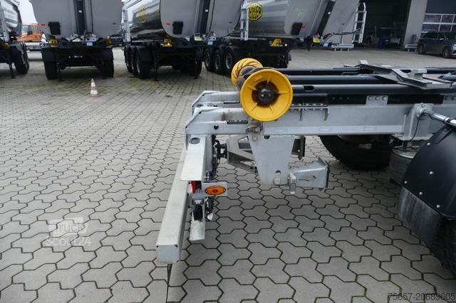 Trīspusējā pašizgāzēja piekabe MÜLLER-MITTELTAL 20 to. Tandem Haken-Containeranhänger