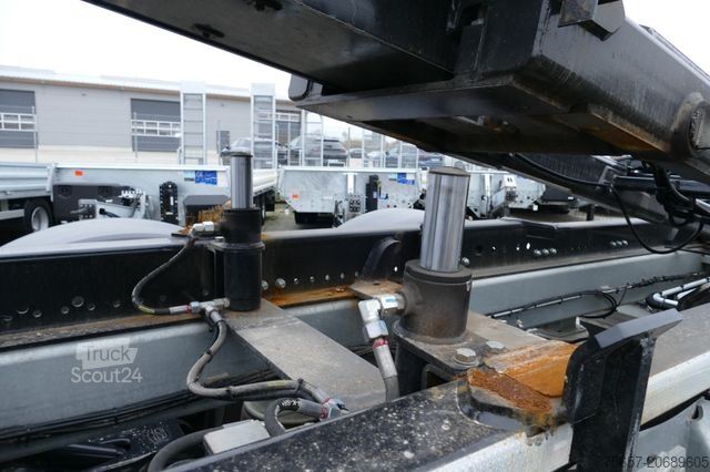 Trīspusējā pašizgāzēja piekabe MÜLLER-MITTELTAL 20 to. Tandem Haken-Containeranhänger