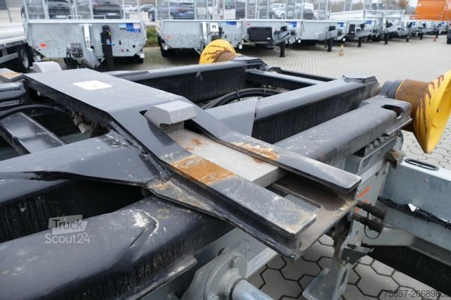Trīspusējā pašizgāzēja piekabe MÜLLER-MITTELTAL 20 to. Tandem Haken-Containeranhänger