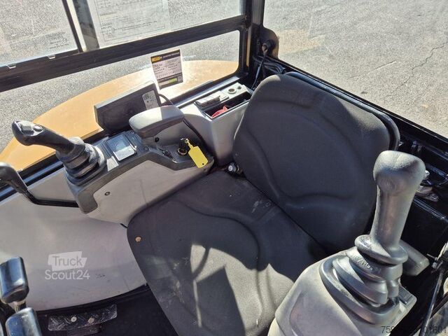  Caterpillar 302.7D