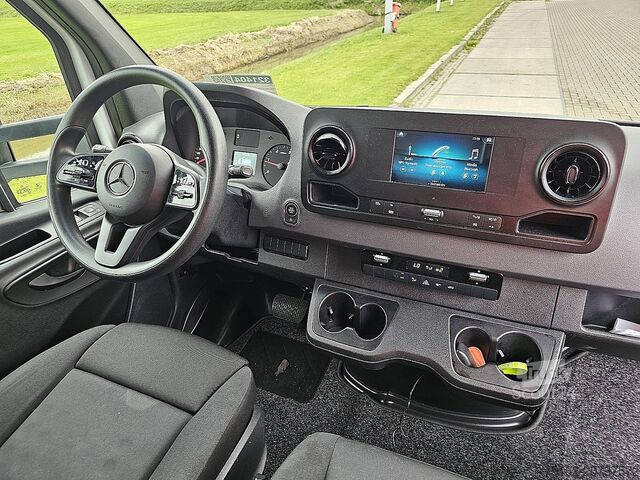 Kufr MERCEDES-BENZ SPRINTER 315 Bakwagen Laadklep!