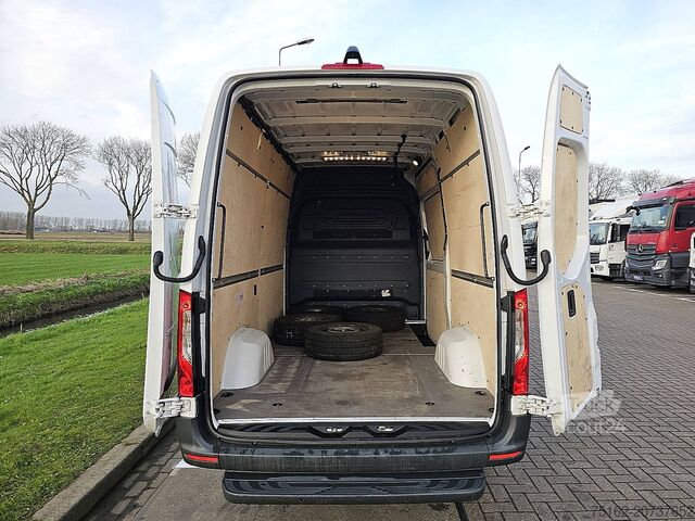 High-roof van MERCEDES-BENZ SPRINTER 316 L2H2 Navi RWD