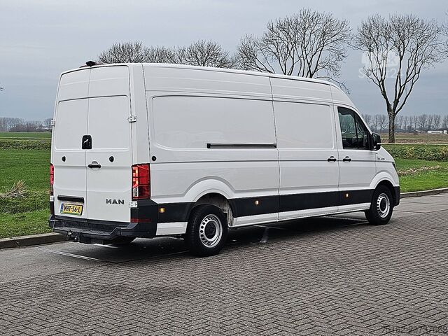 Camioneta familiar de techo alto M.A.N. TGE 3.140