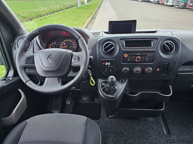 High-roof van RENAULT MASTER 2.3 DCI 130 L2H2