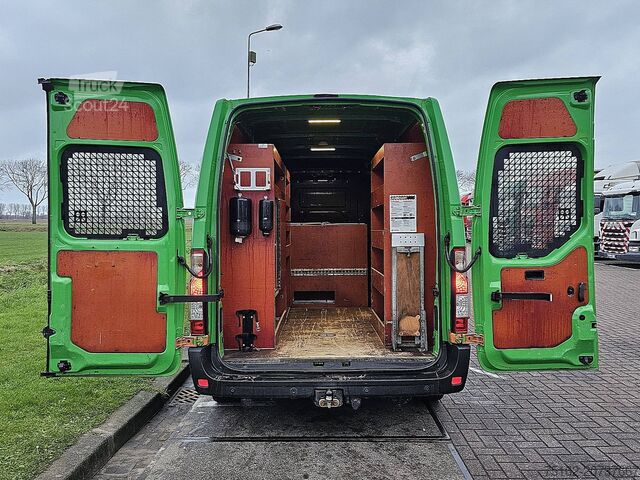 High-roof van RENAULT MASTER 2.3 DCI 130 L2H2