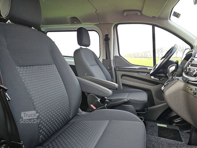 High-roof van FORD TRANSIT CUSTOM 2.0 L2H1 Dub.- Cab. Navi