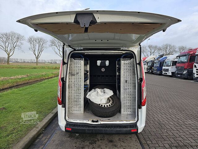 High-roof van FORD TRANSIT CUSTOM 2.0 L2H1 Dub.- Cab. Navi