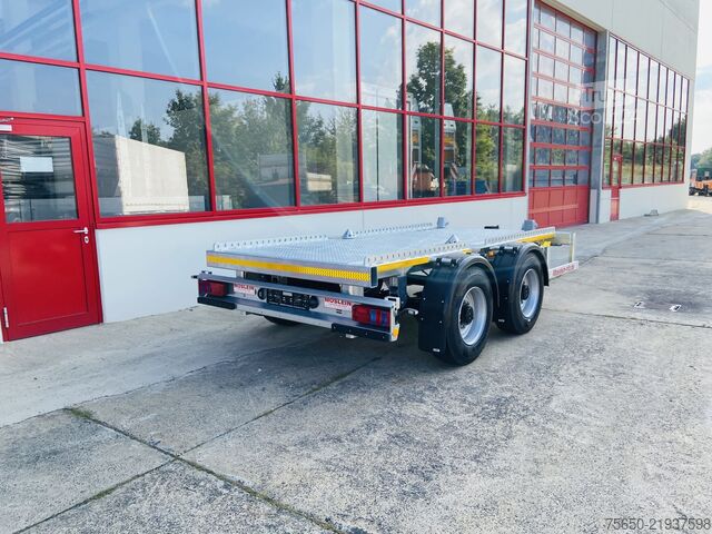 Remorcă cu platformă joasă Möslein TMH 2  14 t Tandem- Absetzmuldenanhänger,geschlossenen BodenNeufahrzeug