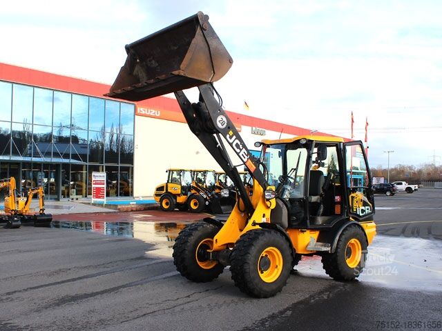 Kolesový nakladač 406 stupeň V + vidlica + lyžica JCB 406 Stufe V inkl. Gabel + Schaufel