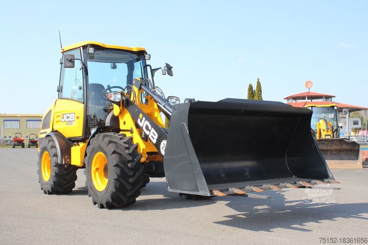 Kolesni nakladalnik JCB 406 Stufe V inkl. Gabel + Schaufel