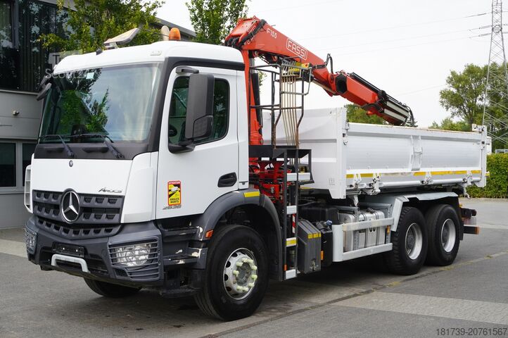 τριμερής ανατροπέας Mercedes-Benz Arocs 2636 / 6x4 / HDS Fassi / 3-Way Tip