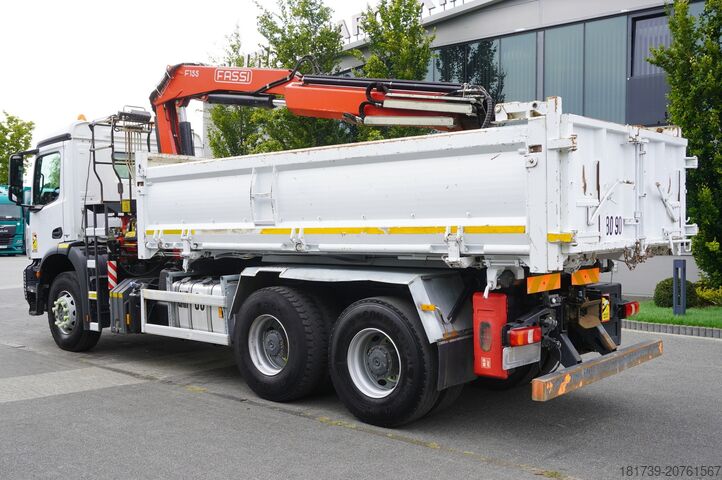 τριμερής ανατροπέας Mercedes-Benz Arocs 2636 / 6x4 / HDS Fassi / 3-Way Tip