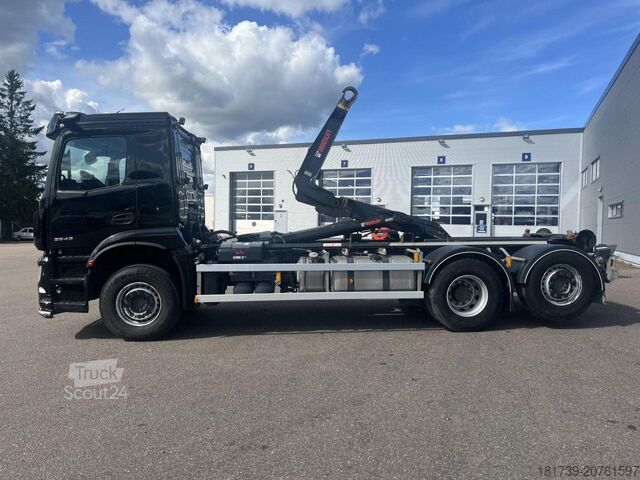 Kravas automašīna ar āķi Mercedes-Benz Arocs 2543 6x2*4 / 21t Hooklift HIABT