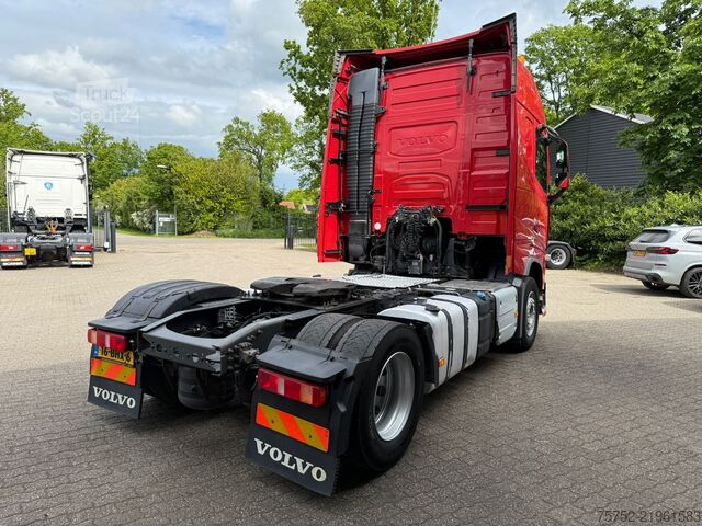 Standard-SZM Volvo FH 460 Globetrotter 2x tank NL Truck APK/TUV 01...