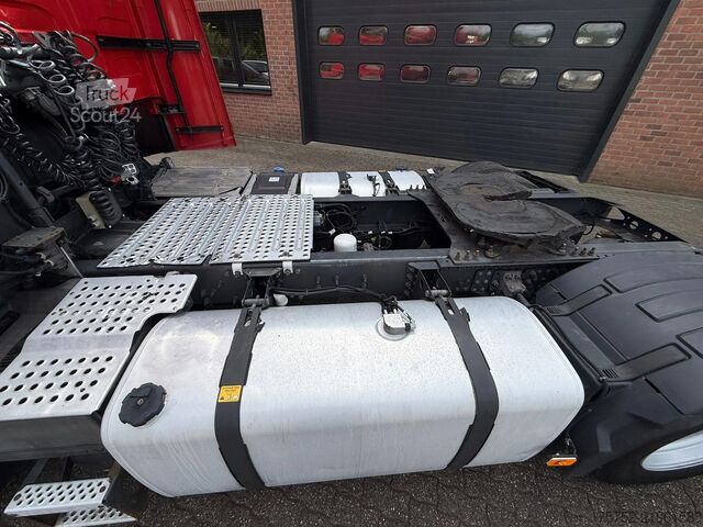Standard-SZM Volvo FH 460 Globetrotter 2x tank NL Truck APK/TUV 01...