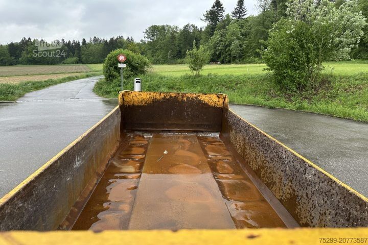 Kontejner s kavljem Hakenmulde mit Sörling