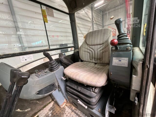 Excavadora Midi Terex TC 75
