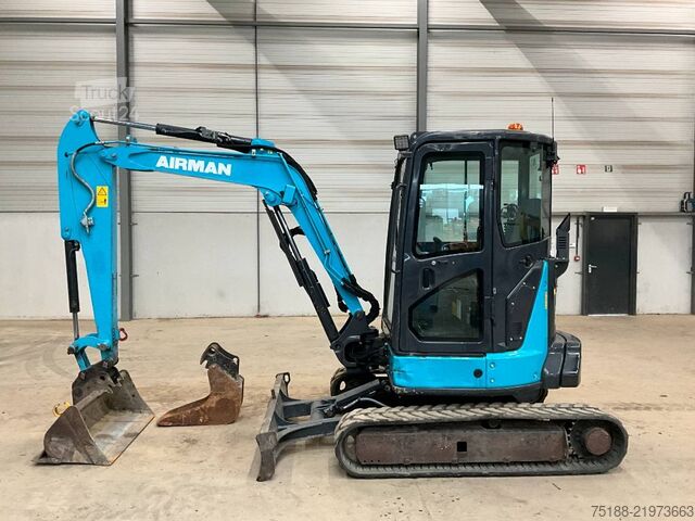 Miniexcavadora Airman AX 38 U-7