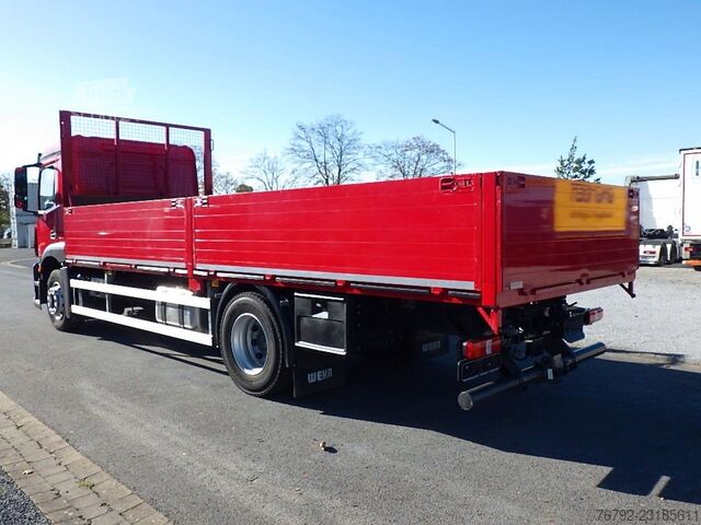 Camión de plataforma MERCEDES-BENZ 1824 L Actros Pritsche 7,10 m/2x AHK/Klima/12tkm