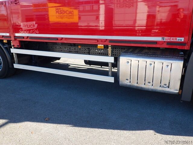 Camión de plataforma MERCEDES-BENZ 1824 L Actros Pritsche 7,10 m/2x AHK/Klima/12tkm
