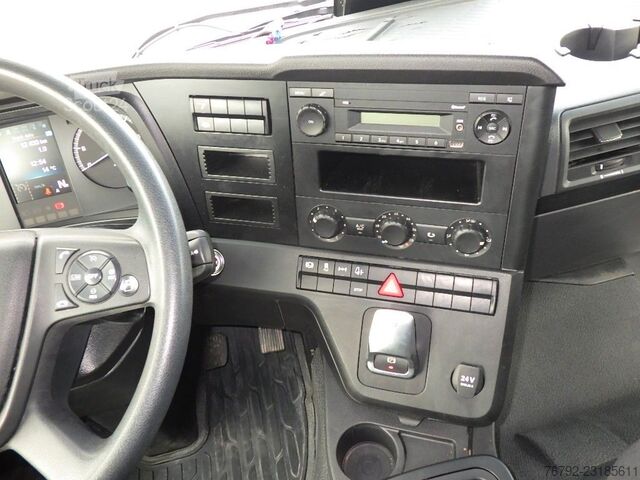 Camión de plataforma MERCEDES-BENZ 1824 L Actros Pritsche 7,10 m/2x AHK/Klima/12tkm