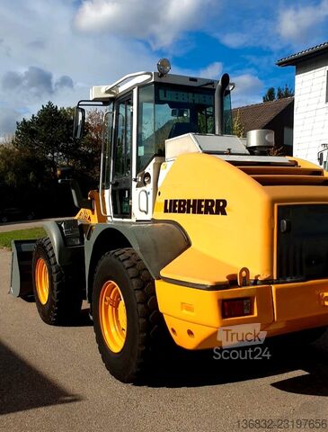 Колісний навантажувач LIEBHERR L 524 kein 514 538 542 546 sehr schöne Maschine