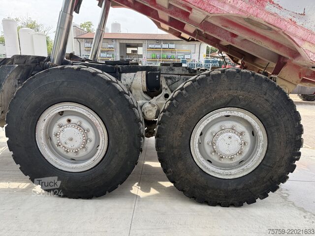 самосвален камион Perlini 131/33 Dumper 6x4