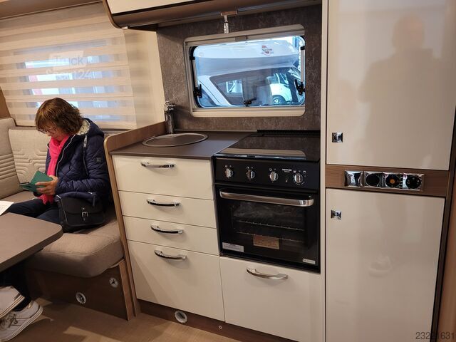 полуинтегриран кемпер Burstner Lyseo TD 644 G