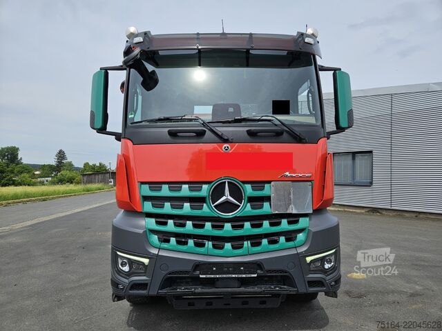 Trojstranný sklápací nákladný automobil Mercedes-Benz Arocs 2658 LK 6x4 Bordmatik
