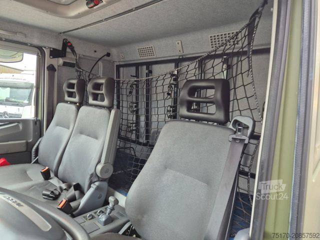 Flatbed truck IVECO Eurocargo ML100E22WM-BW 4x4 Pritsche L-Haus Bett