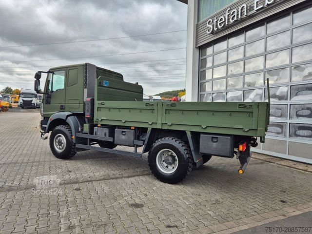 Flatbed truck IVECO Eurocargo ML100E22WM-BW 4x4 Pritsche L-Haus Bett
