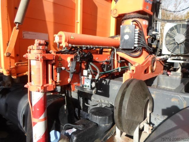 Camión volquete MERCEDES-BENZ 1833 K/ Kran ATLAS/ 105000 KM