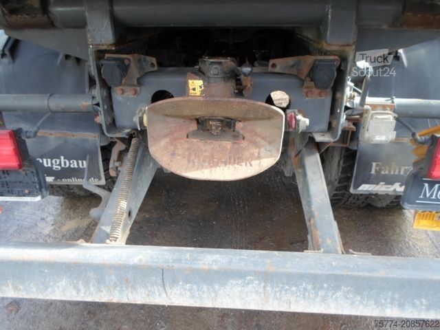 Camión volquete MERCEDES-BENZ 1833 K/ Kran ATLAS/ 105000 KM