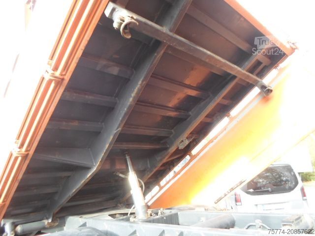 Tipper truck MERCEDES-BENZ 1833 K/ Kran ATLAS/ 105000 KM