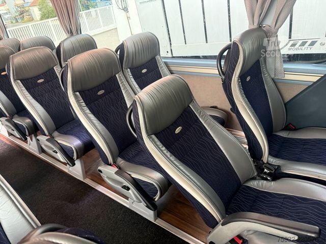 Távolsági autóbusz NEOPLAN Starliner C  P 11 II P 11  371 KW